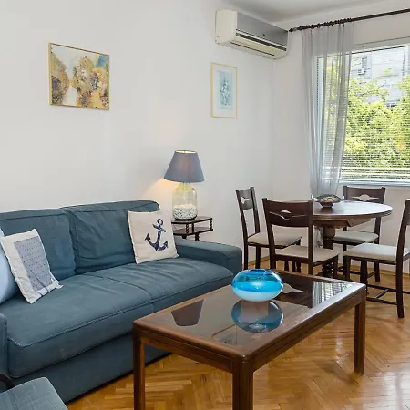 Sunny 2-bedroom Flat Near Sea Garden I Chayka, By Flat Mаnаger アパート ヴァルナ
