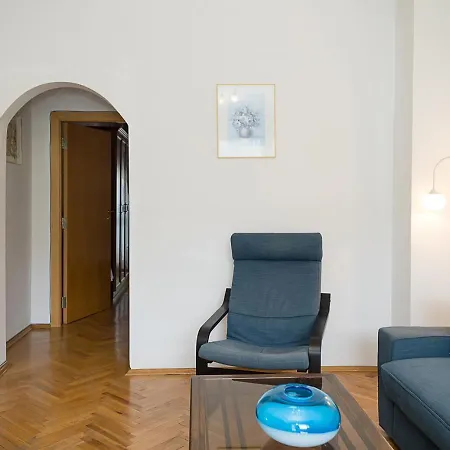 Sunny 2-bedroom Flat Near Sea Garden I Chayka, By Flat Mаnаger アパート ヴァルナ