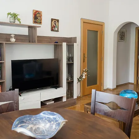 Sunny 2-bedroom Flat Near Sea Garden I Chayka, By Flat Mаnаger アパート ヴァルナ